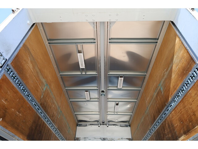 三菱ふそうキャンターアルミウイング小型（2t・3t）[写真15]