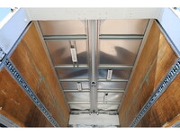 三菱ふそうキャンターアルミウイング小型（2t・3t）[写真16]