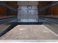 三菱ふそうキャンターアルミウイング小型（2t・3t）[写真17]