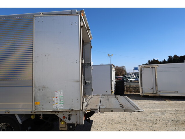 三菱ふそうキャンターアルミウイング小型（2t・3t）[写真19]