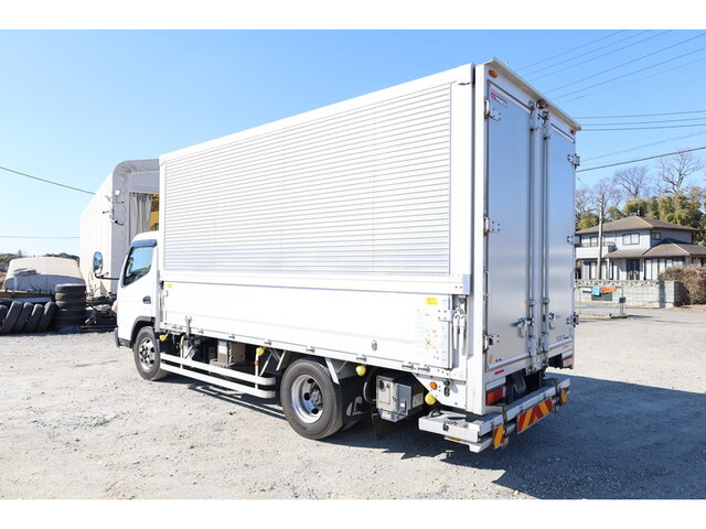 三菱ふそうキャンターアルミウイング小型（2t・3t）[写真02]