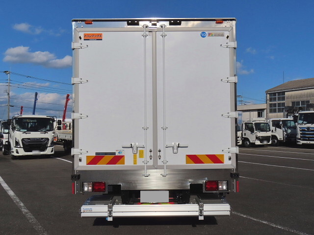 日野レンジャー冷凍車（冷蔵車）中型（4t）[写真07]