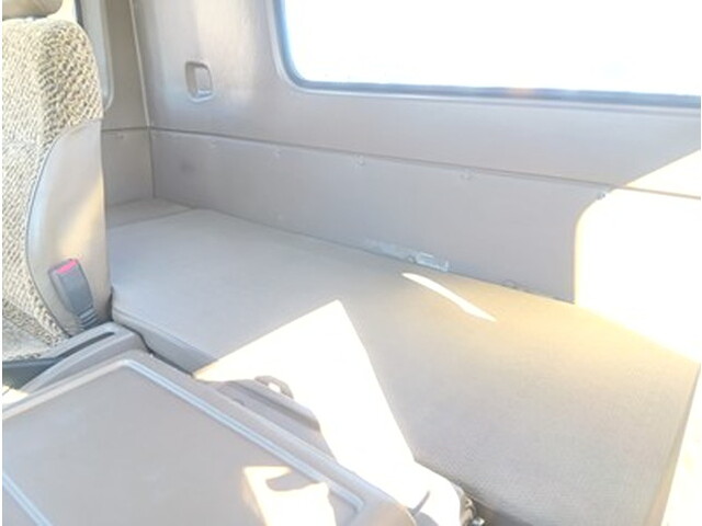 いすゞフォワード平ボディ中型（4t）[写真21]