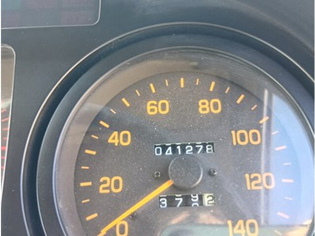 いすゞフォワード平ボディ中型（4t）[写真26]