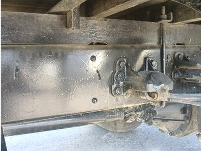 いすゞフォワード平ボディ中型（4t）[写真08]