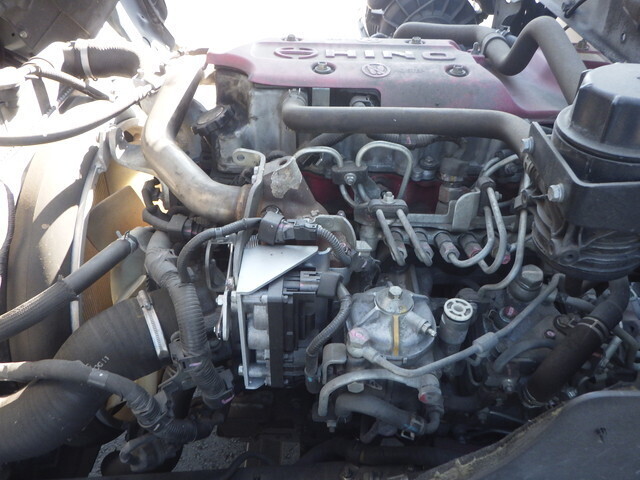 日野レンジャー幌ウイング中型（4t）[写真12]