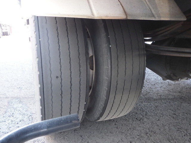 日野レンジャー幌ウイング中型（4t）[写真15]