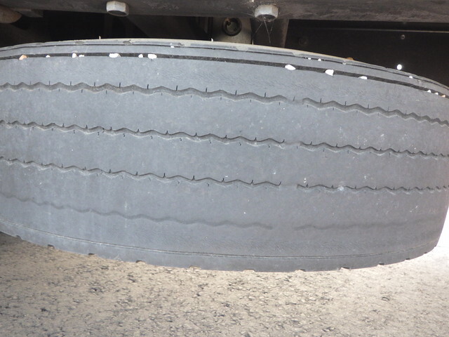 日野レンジャー幌ウイング中型（4t）[写真16]