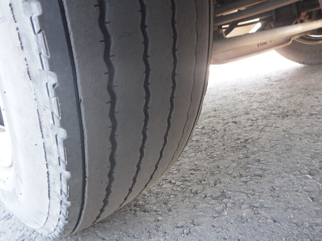 日野レンジャー幌ウイング中型（4t）[写真18]