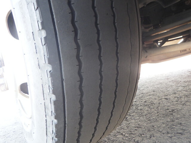 日野レンジャー幌ウイング中型（4t）[写真19]