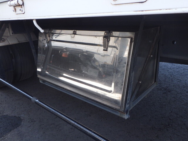 日野レンジャー幌ウイング中型（4t）[写真21]