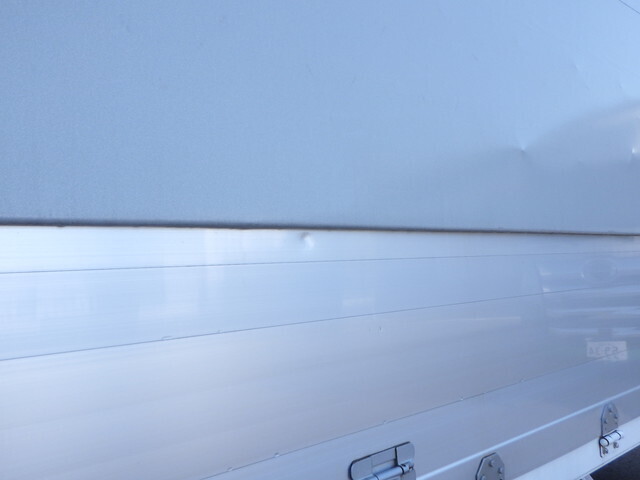 日野レンジャー幌ウイング中型（4t）[写真27]