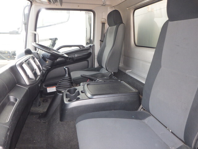 日野レンジャー幌ウイング中型（4t）[写真29]