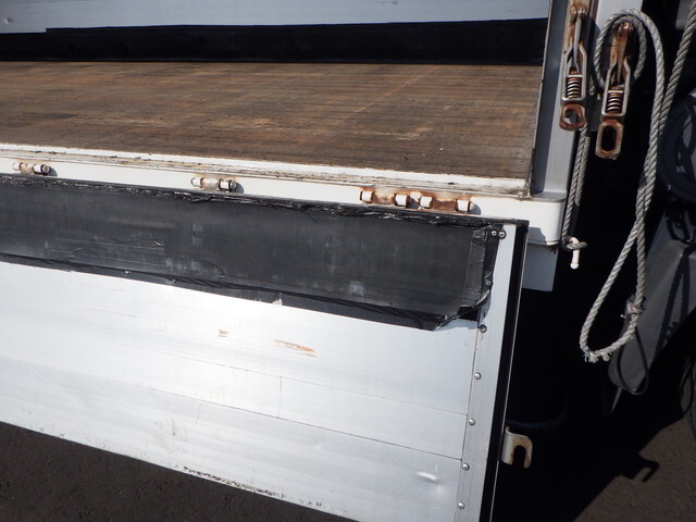 日野レンジャー幌ウイング中型（4t）[写真40]