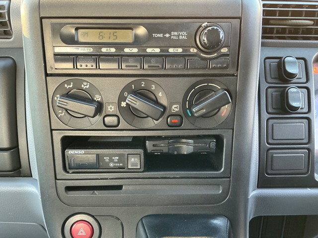 三菱ふそうキャンターセルフクレーン5段小型（2t・3t）[写真20]