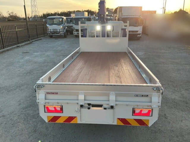 三菱ふそうキャンターセルフクレーン5段小型（2t・3t）[写真22]