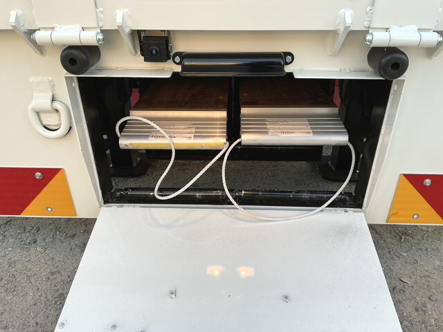 三菱ふそうキャンターセルフクレーン5段小型（2t・3t）[写真28]