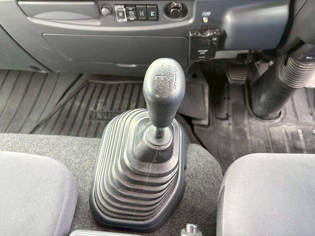 いすゞフォワードクレーン4段中型（4t）[写真21]