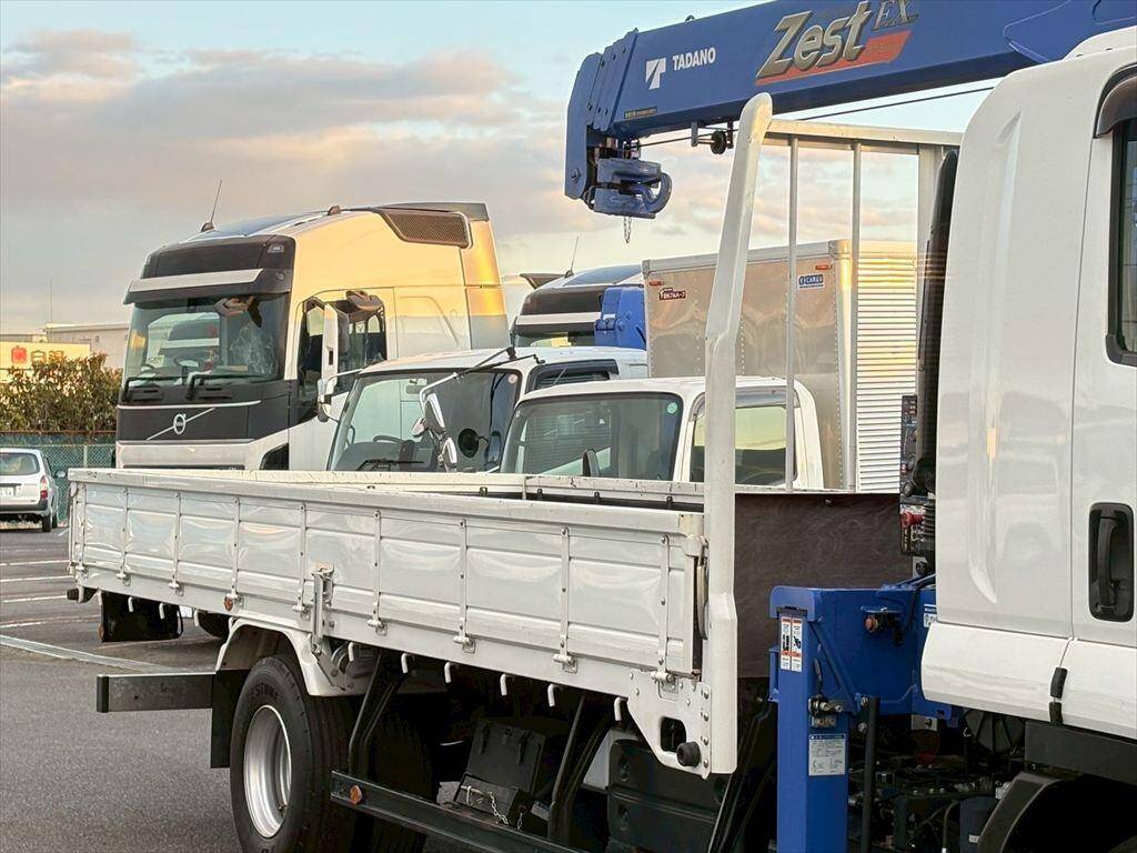 いすゞフォワードクレーン4段中型（4t）[写真05]