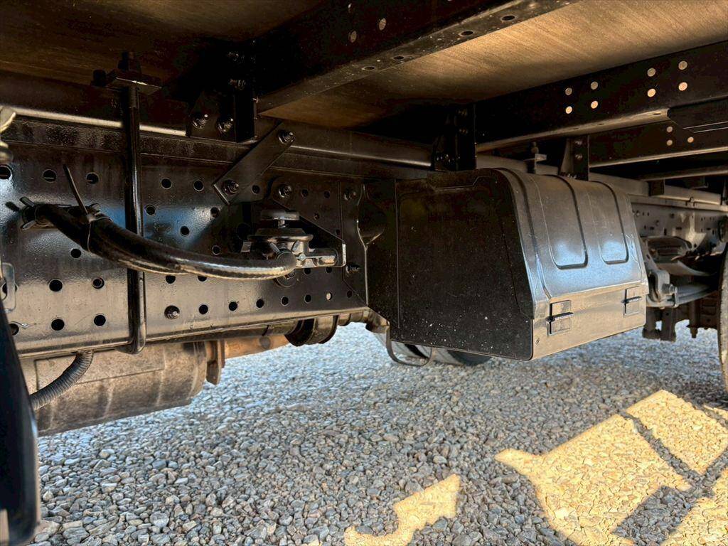 いすゞエルフアルミバン小型（2t・3t）[写真12]