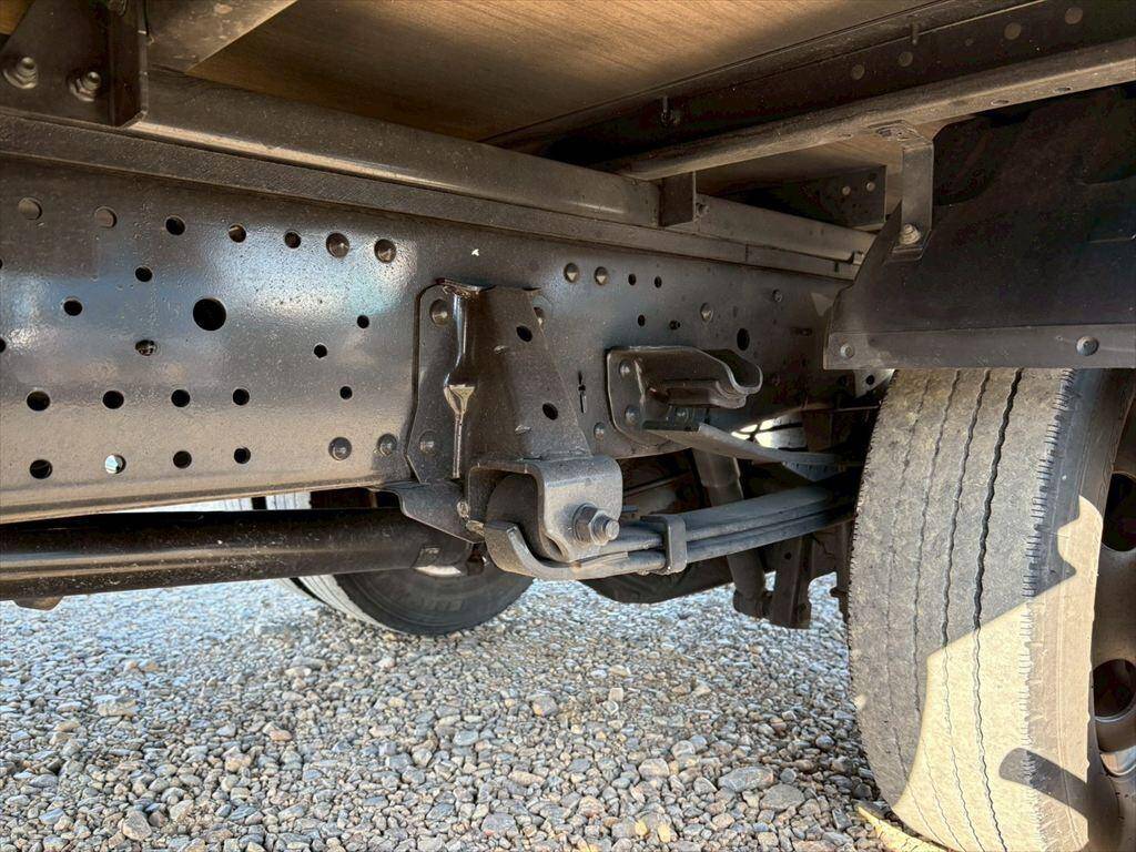 いすゞエルフアルミバン小型（2t・3t）[写真13]