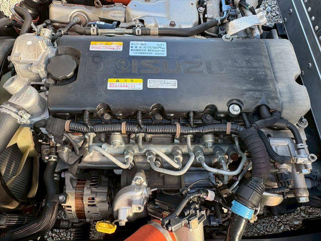 いすゞエルフアルミバン小型（2t・3t）[写真16]