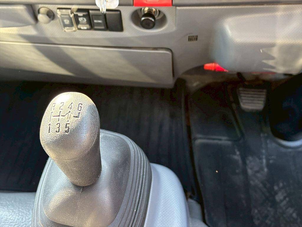 いすゞエルフアルミバン小型（2t・3t）[写真20]