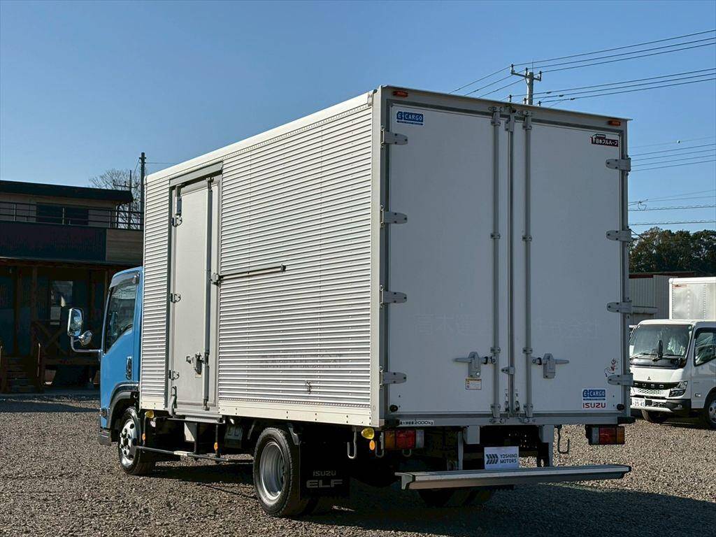 いすゞエルフアルミバン小型（2t・3t）[写真03]