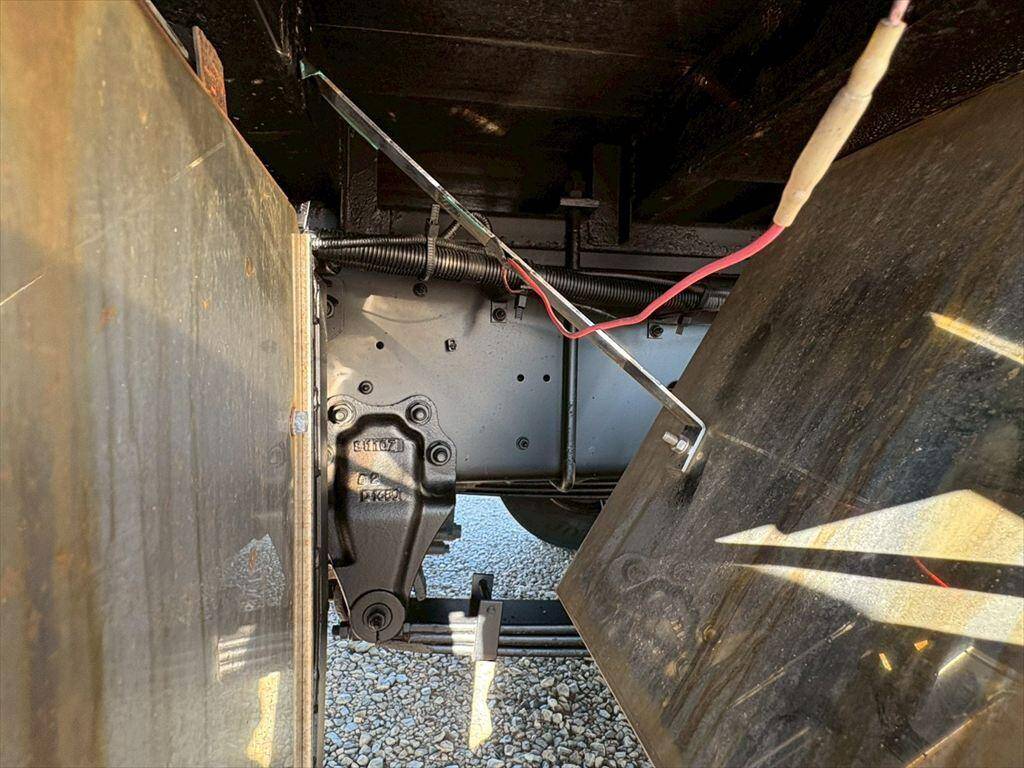 いすゞギガアルミブロック大型（10t）[写真12]