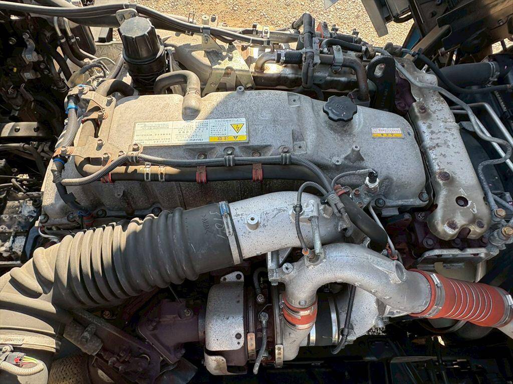 いすゞギガアルミブロック大型（10t）[写真17]