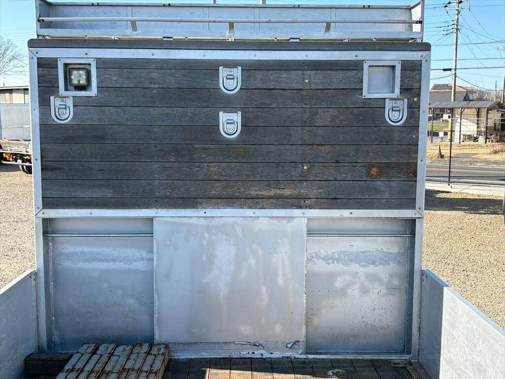 いすゞギガアルミブロック大型（10t）[写真07]