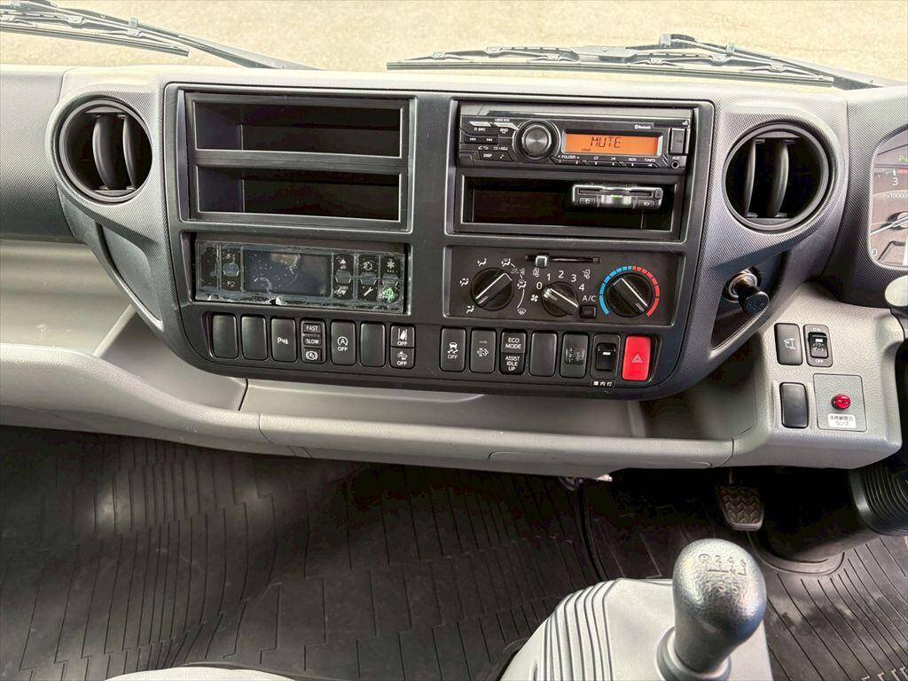 日野デュトロ冷凍車（冷蔵車）小型（2t・3t）[写真20]