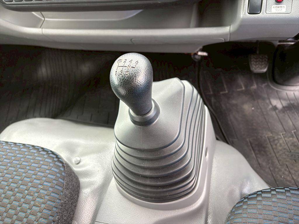 日野デュトロ冷凍車（冷蔵車）小型（2t・3t）[写真21]