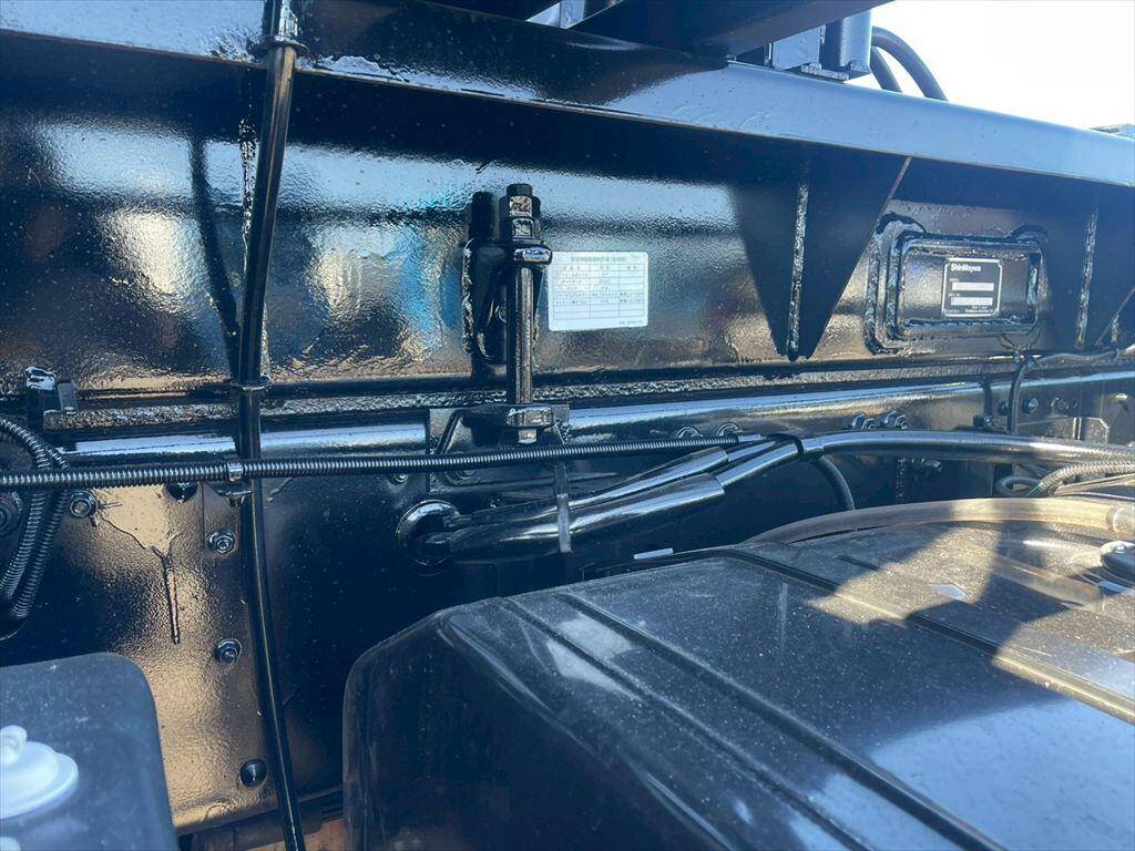 三菱ふそうスーパーグレートコンテナ専用車大型（10t）[写真13]