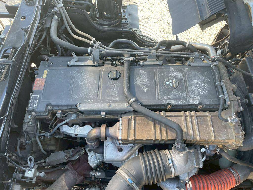 三菱ふそうスーパーグレートコンテナ専用車大型（10t）[写真16]