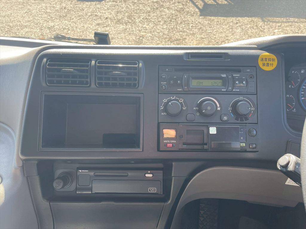 三菱ふそうスーパーグレートコンテナ専用車大型（10t）[写真19]