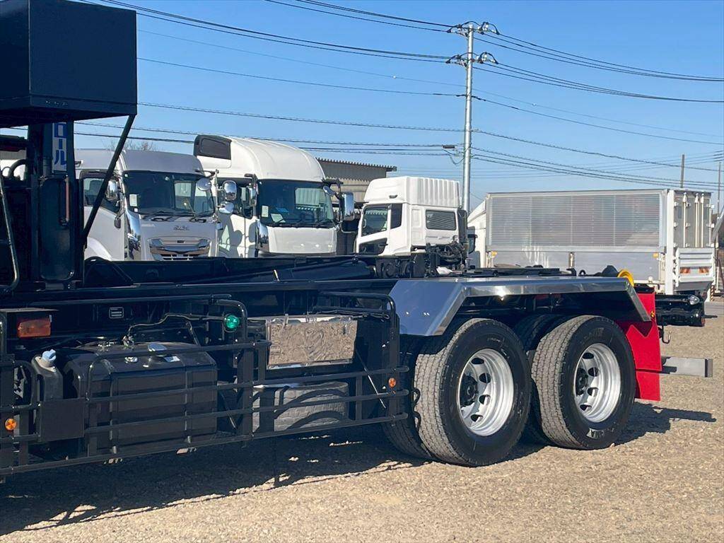 三菱ふそうスーパーグレートコンテナ専用車大型（10t）[写真05]