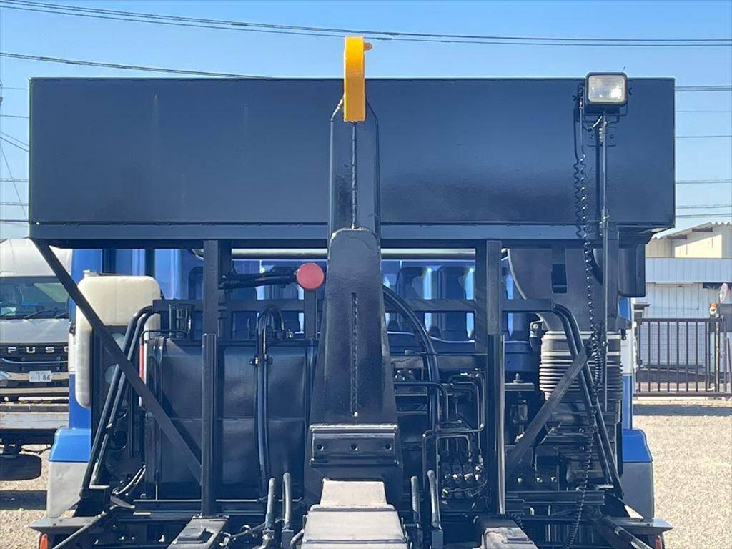 三菱ふそうスーパーグレートコンテナ専用車大型（10t）[写真06]