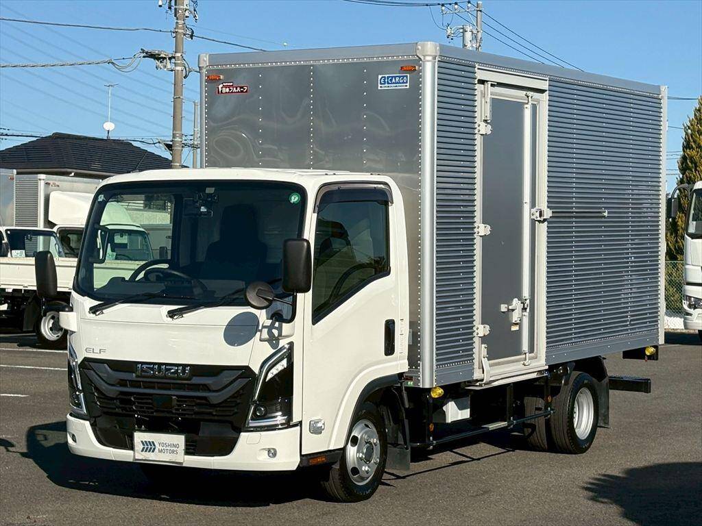 いすゞエルフアルミバン小型（2t・3t）[写真01]