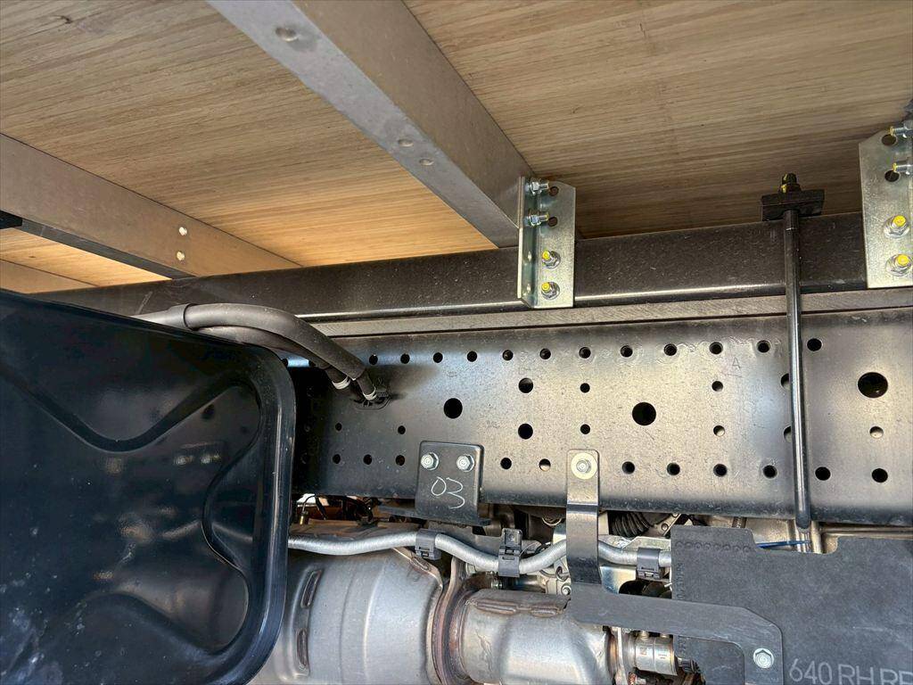 いすゞエルフアルミバン小型（2t・3t）[写真15]