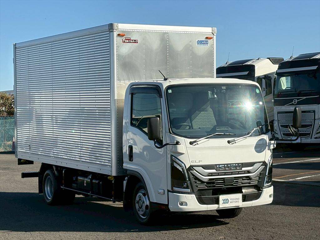 いすゞエルフアルミバン小型（2t・3t）[写真02]