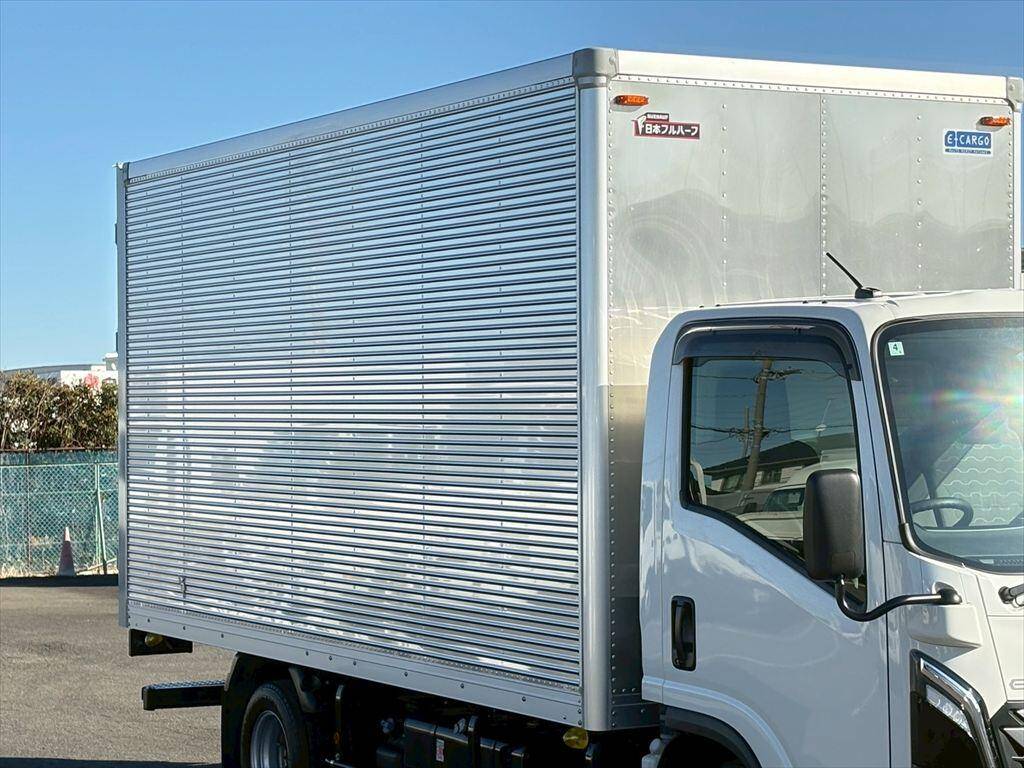 いすゞエルフアルミバン小型（2t・3t）[写真05]