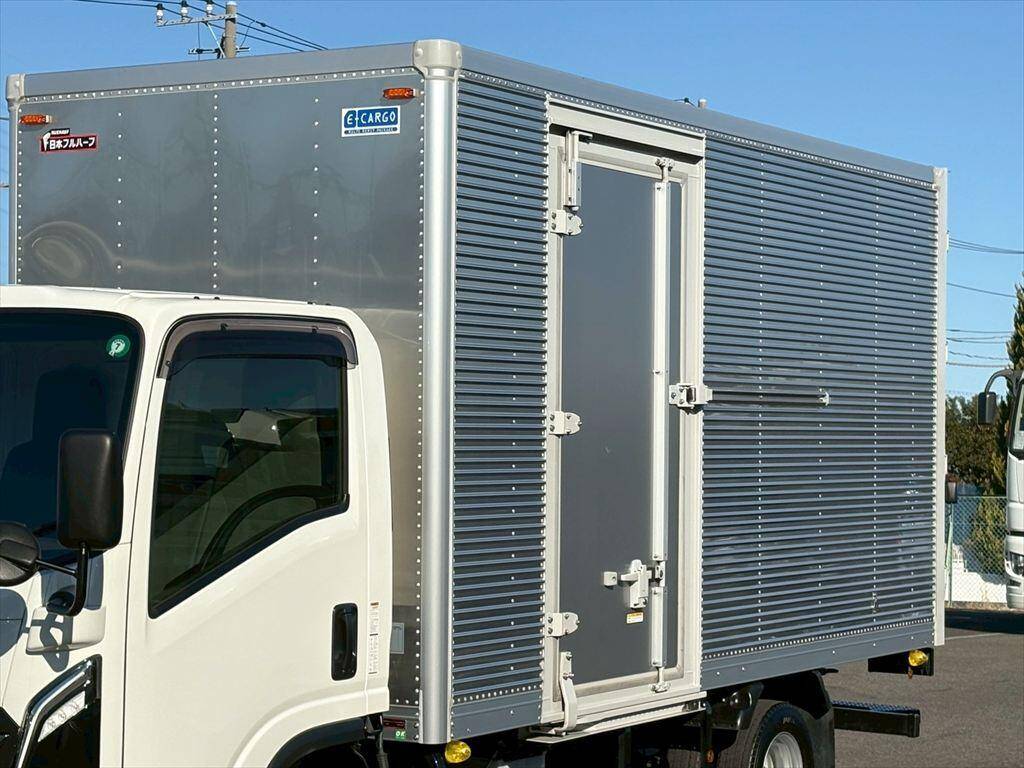 いすゞエルフアルミバン小型（2t・3t）[写真06]