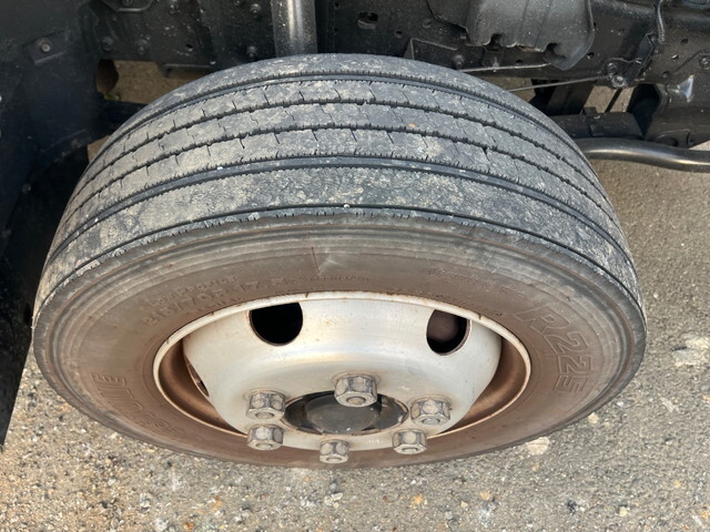 三菱ふそうキャンター平ボディ小型（2t・3t）[写真13]