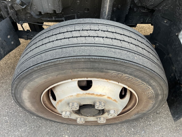 三菱ふそうキャンター平ボディ小型（2t・3t）[写真14]