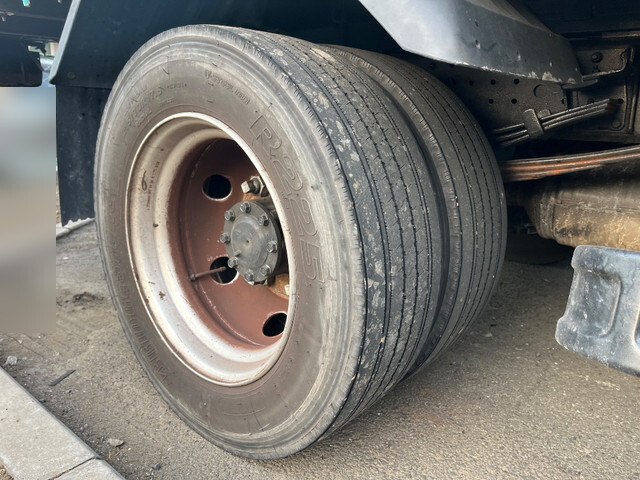 三菱ふそうキャンター平ボディ小型（2t・3t）[写真15]