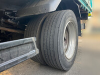 三菱ふそうキャンター平ボディ小型（2t・3t）[写真17]