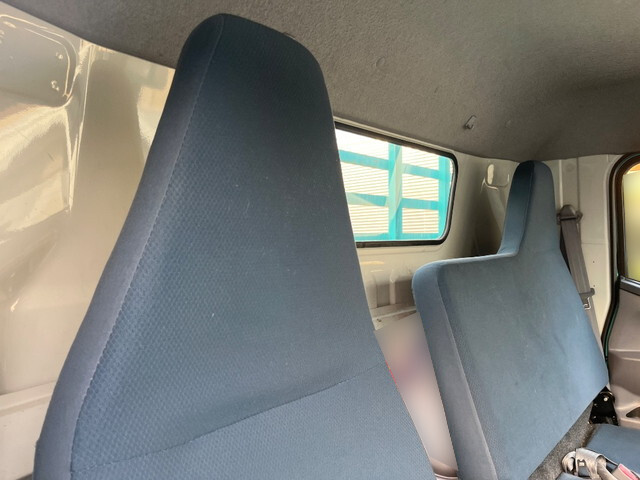 三菱ふそうキャンター平ボディ小型（2t・3t）[写真25]