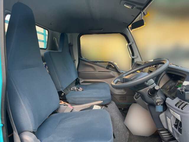 三菱ふそうキャンター平ボディ小型（2t・3t）[写真26]