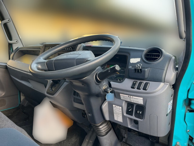 三菱ふそうキャンター平ボディ小型（2t・3t）[写真27]